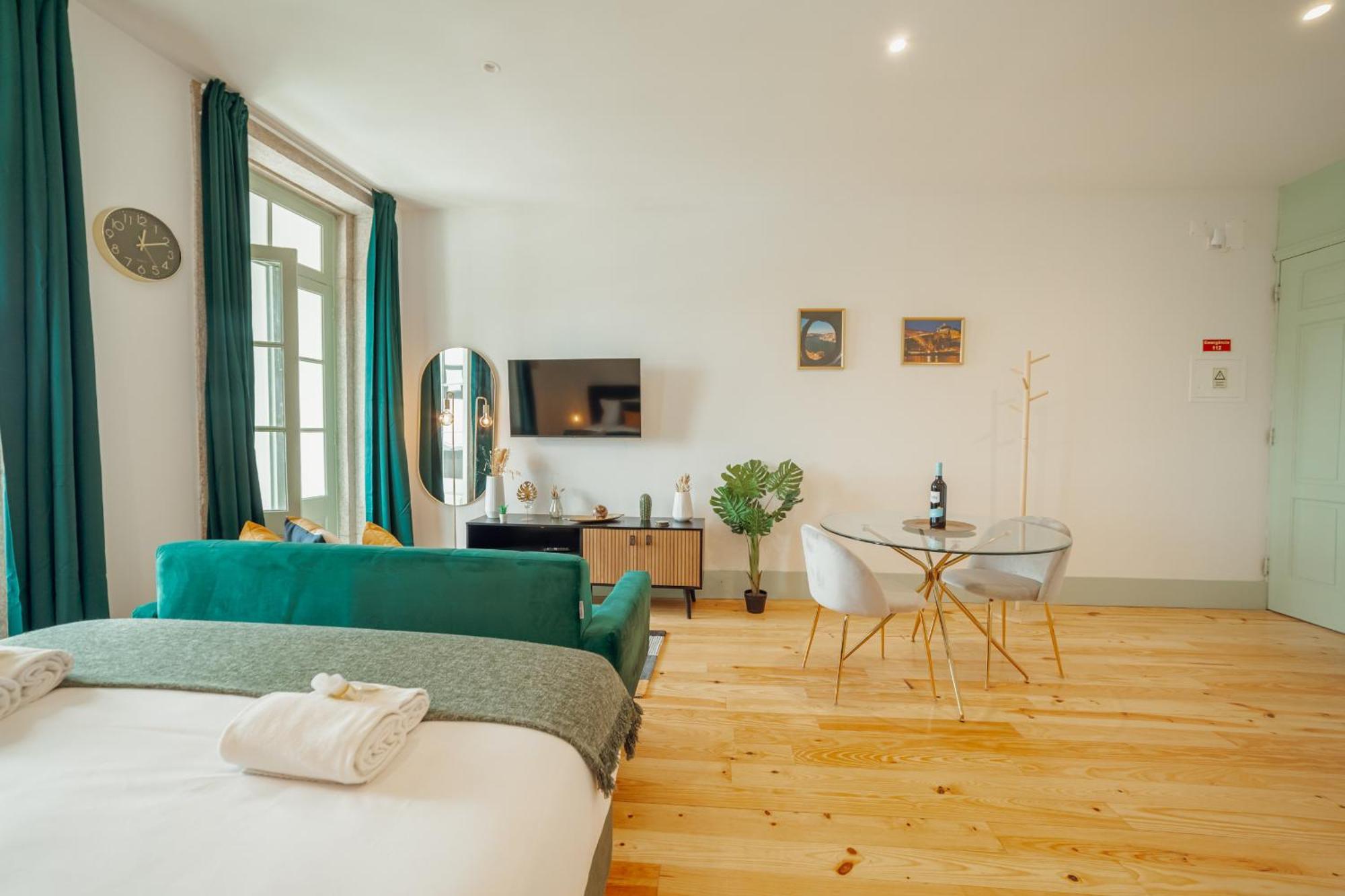 Downtown Suites By Vacationy Porto Bagian luar foto